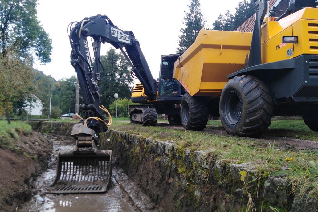 Odbahnění, kamenné opevnění Rybenského potoka